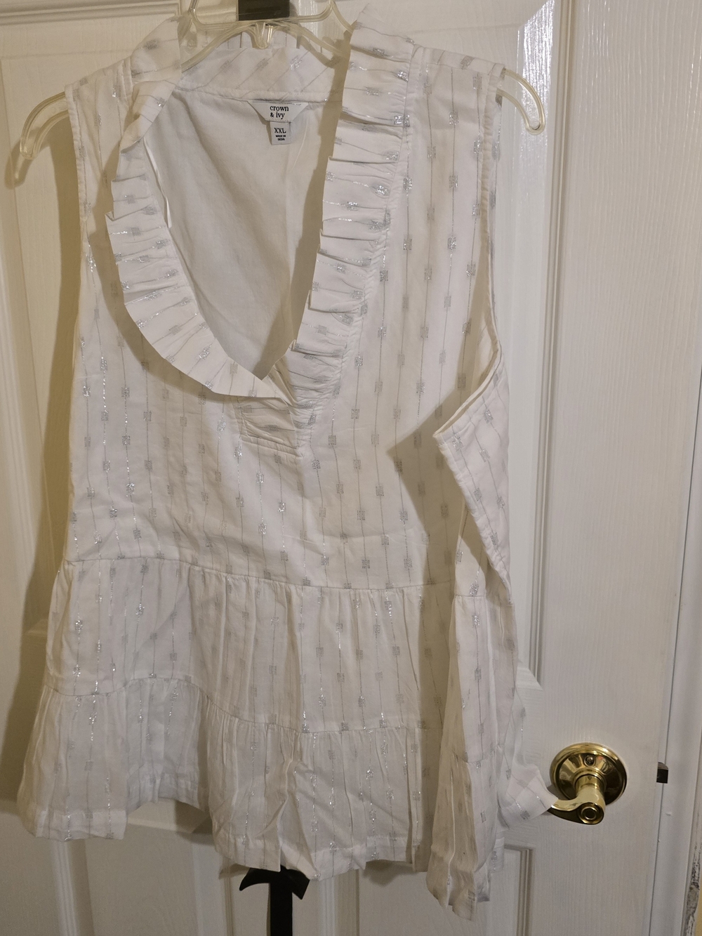 crown & ivy White Ruffle V-Neck Sleeveless Tunic Top with Silver Accents
